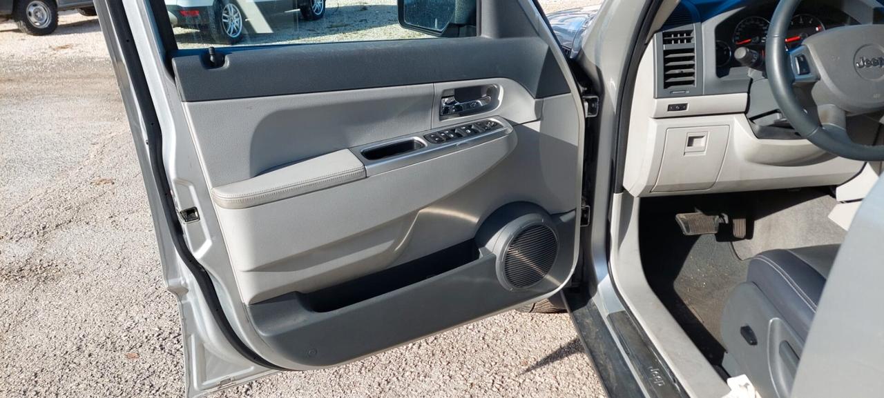 Jeep Cherokee 2.8 CRD DPF Limited Auto