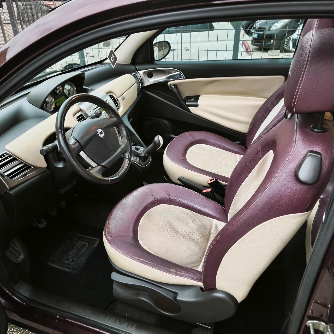 Lancia Ypsilon 1.3 MJT 90 CV Platino