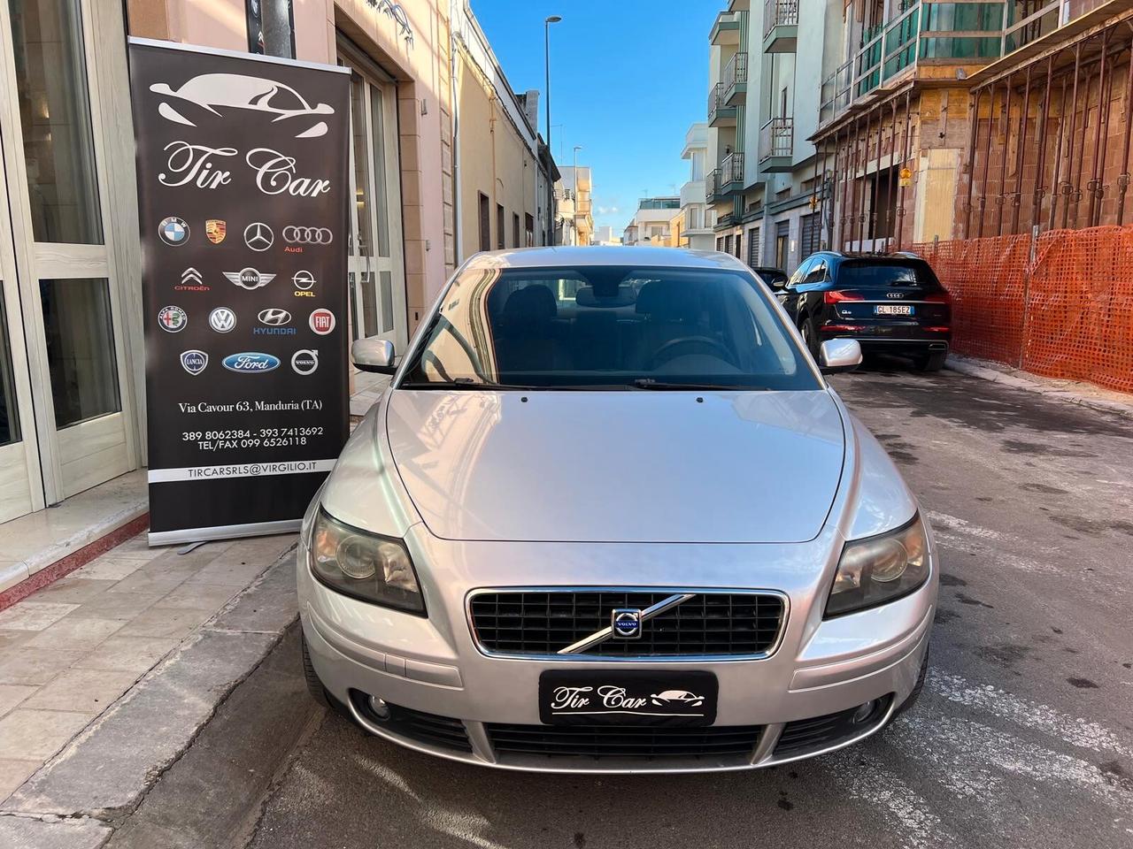 VOLVO S40 MOMENTUM 2.0 135CV 100KW ANNO 2005