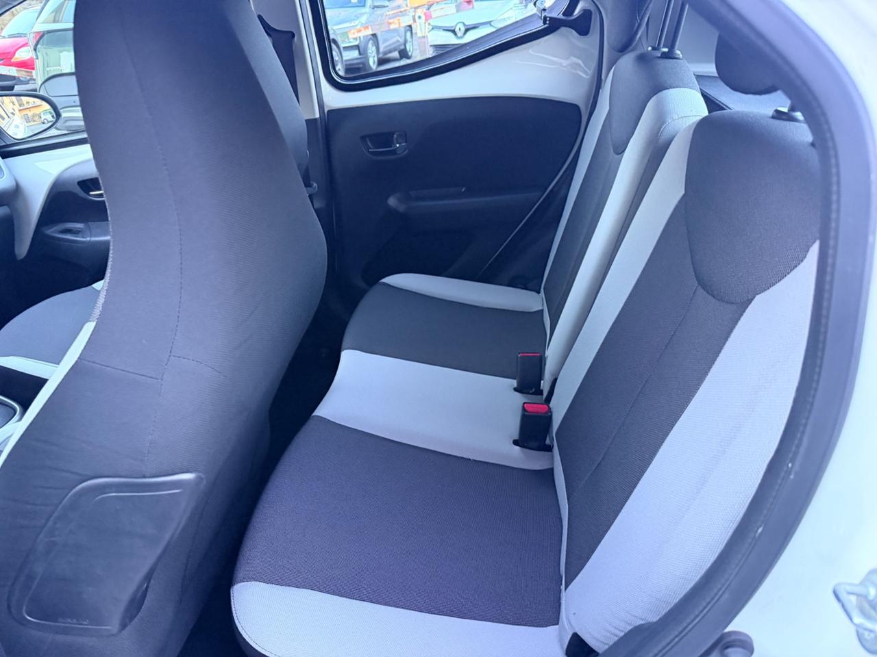 Toyota Aygo 1.0 VVT-i 69 CV 5 porte x-play TSS MMT