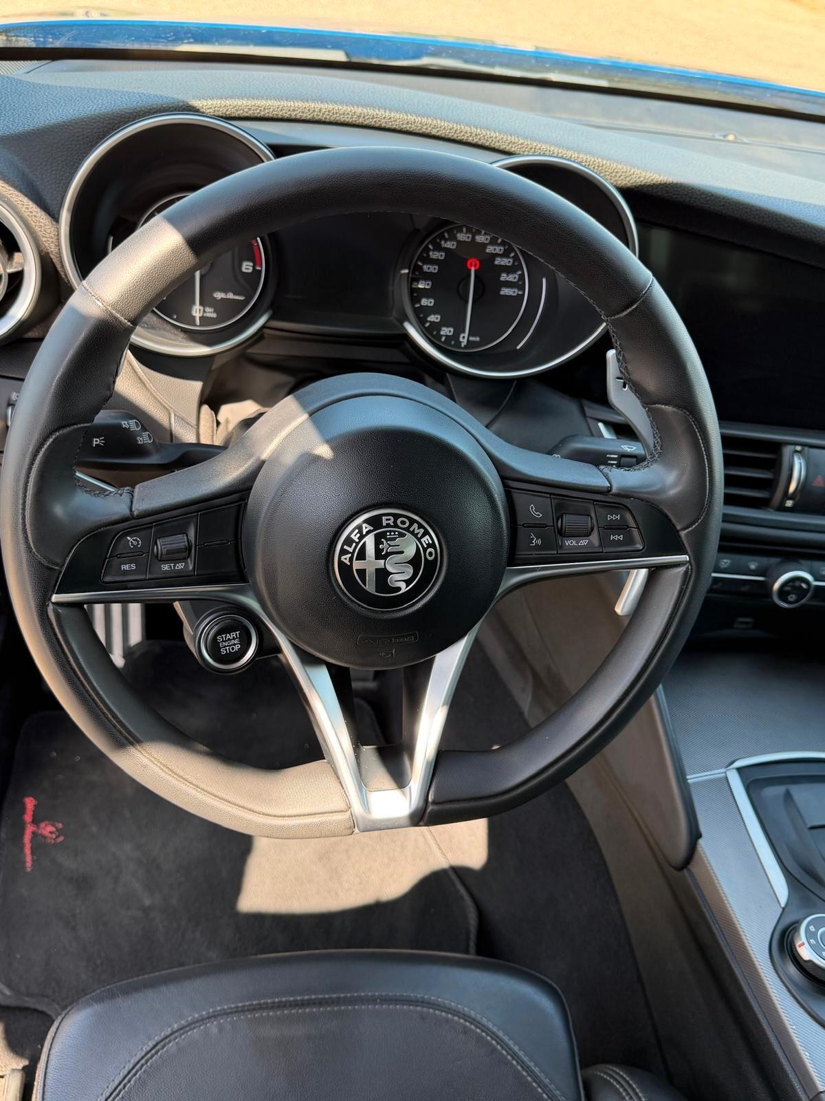 Alfa Romeo Giulia FINANZIABILE 210 CV -Veloce