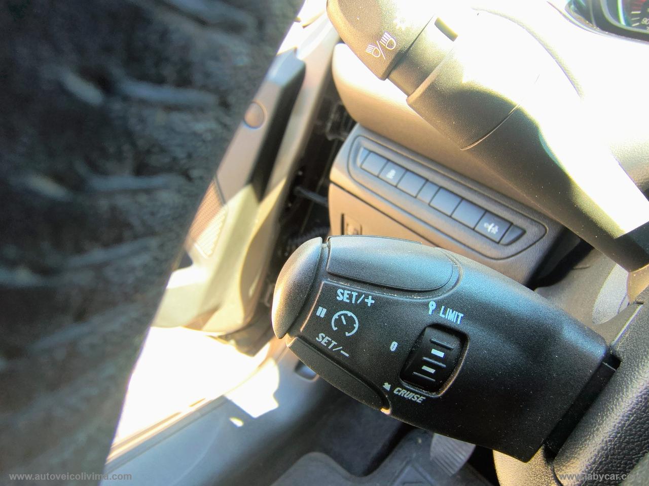 PEUGEOT 208 1.2 VTi 82 CV 5p. Allure