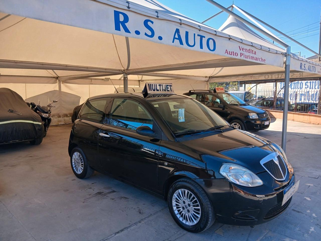 Lancia Ypsilon 1.3 MJT 75 CV full 06