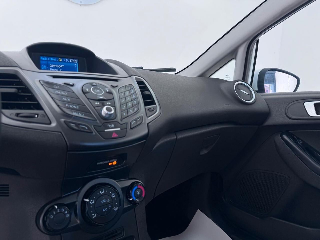 Ford Fiesta 1.4 5p. Bz.- GPL Titanium-AUTO-2016-GARANTITA