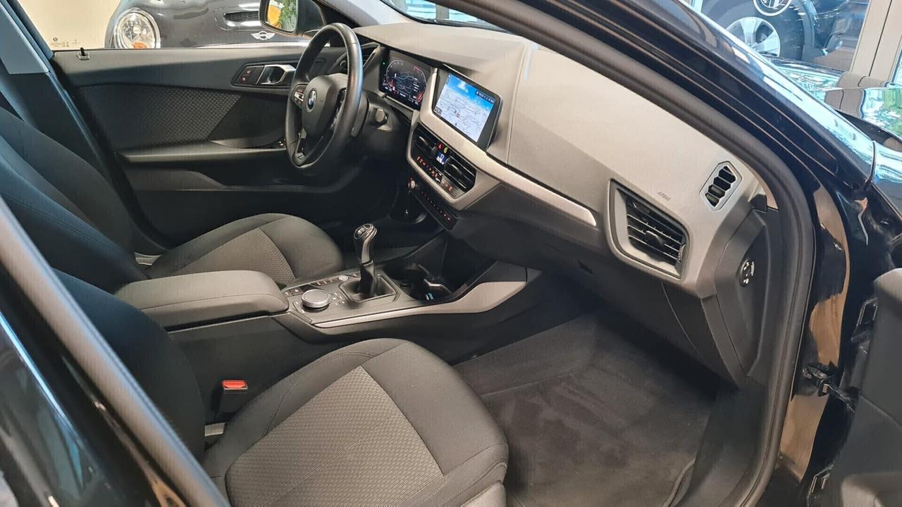 Bmw 118 118d 5p. Business Advantage