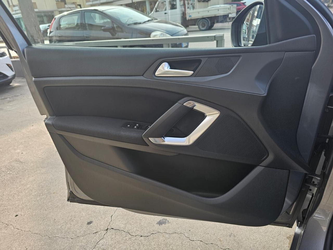 Peugeot 308 BlueHDi 120 EAT6 SW Business