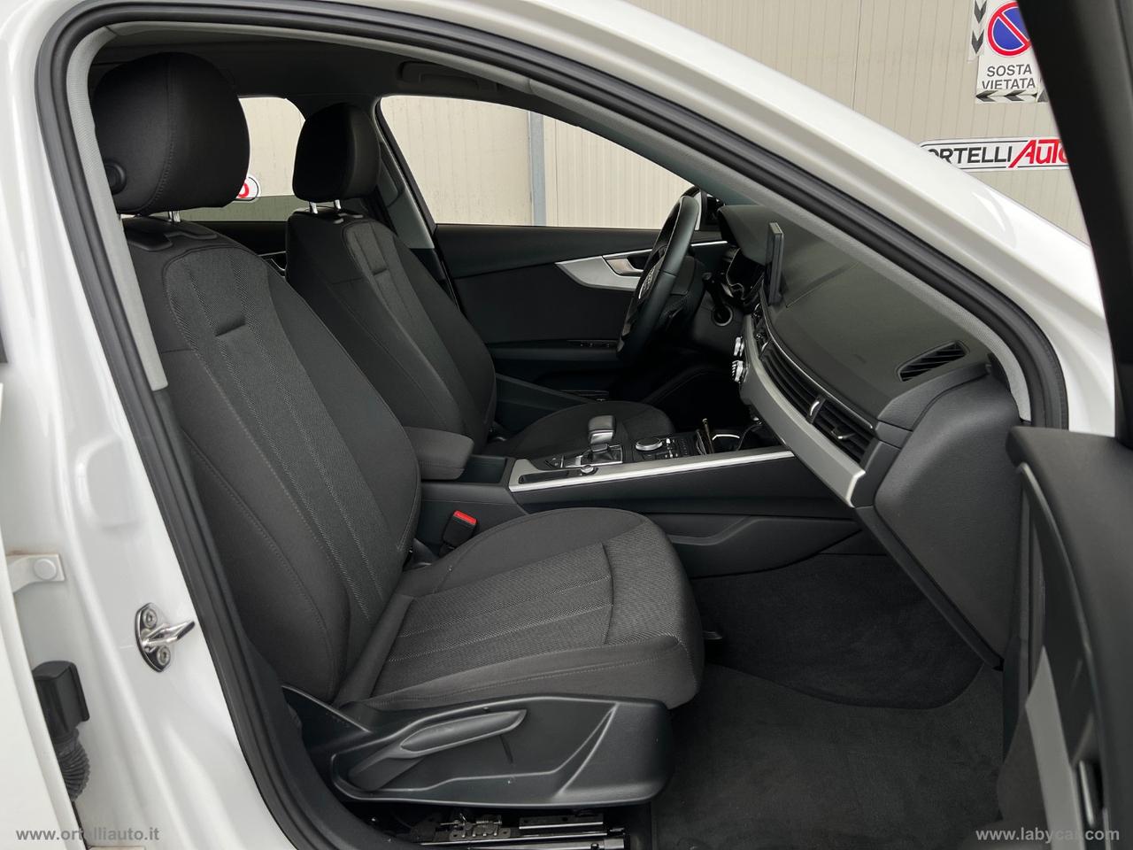 AUDI A4 Avant 30 TDI S tronic Business