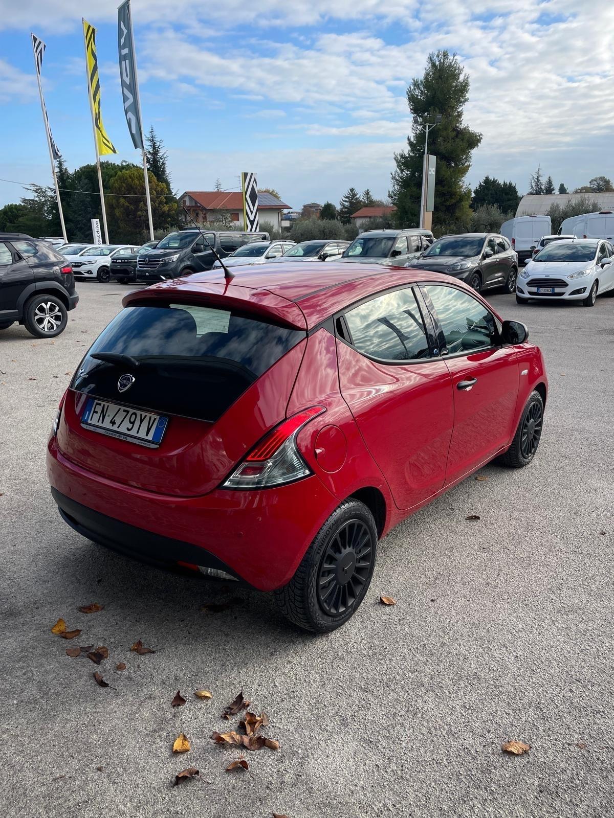 Lancia Ypsilon 1.2 69 CV 5 porte GPL Ecochic Gold