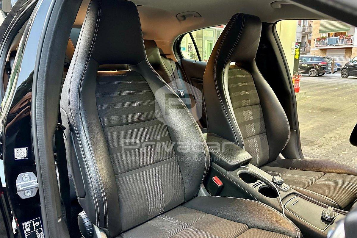 MERCEDES GLA 200 d Automatic Sport