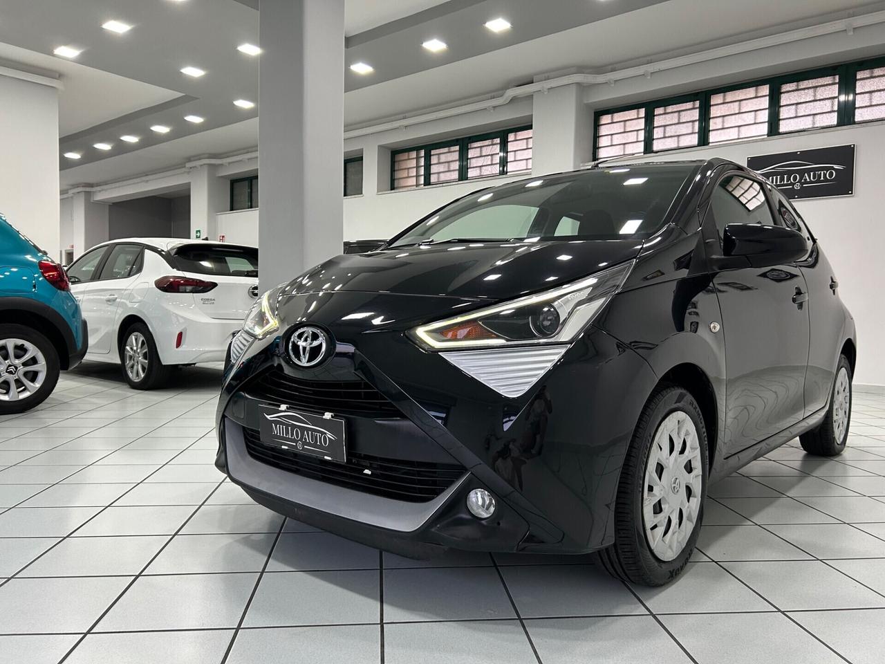 Toyota Aygo 1.0 VVT-i 72CV 5 porte x-play 29.000KM