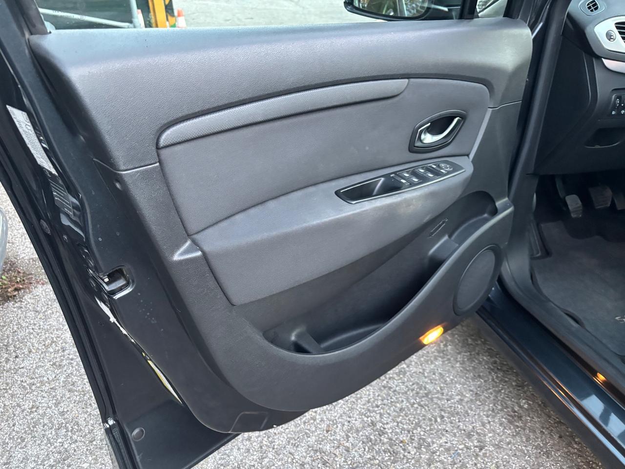Renault Scenic 1.5 dCi 110CV 7 posti