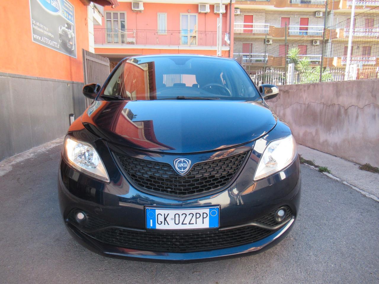 Lancia Ypsilon 1.2 69 CV 5 porte Gold