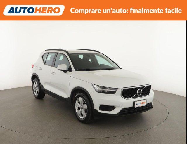 VOLVO XC40 T2 Momentum Core