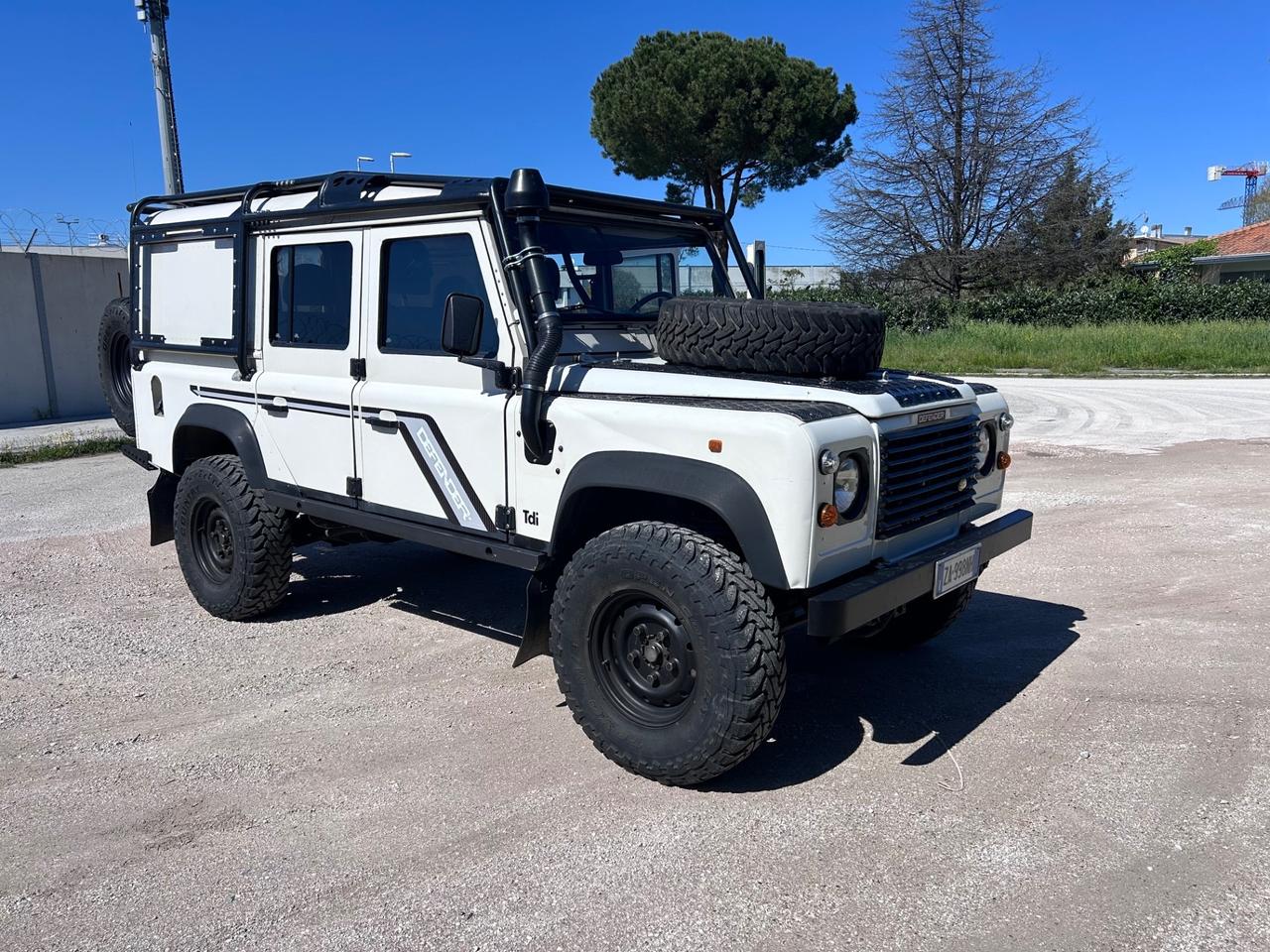 Land Rover Defender Fuoristrada