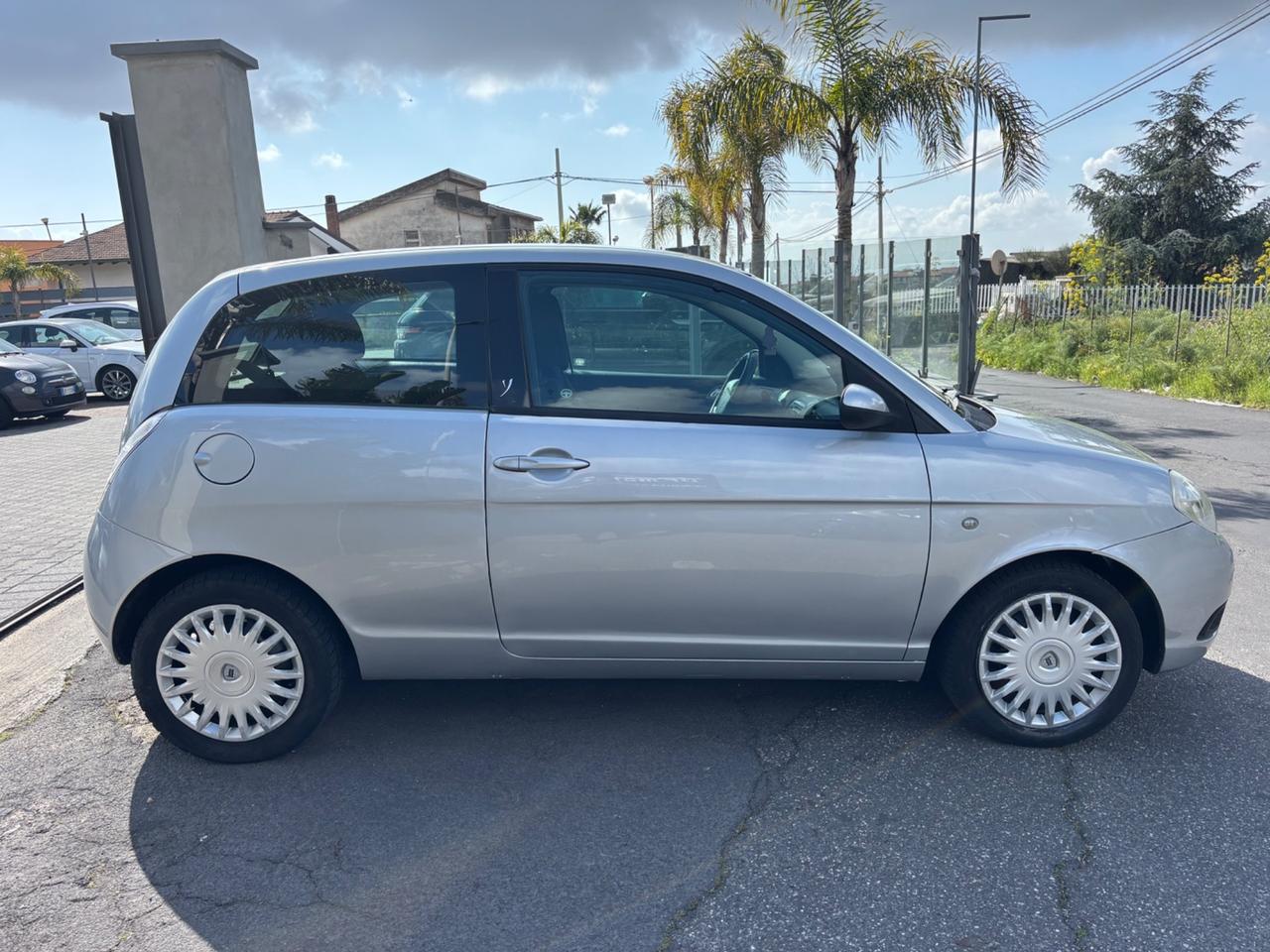 Lancia Ypsilon 1.2 Platino
