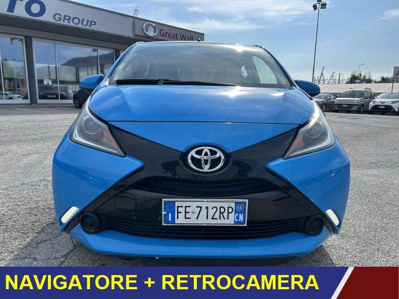 Toyota Aygo 1.0 VVT-i 69 CV 5p x-play NAVI + RETROCAMERA
