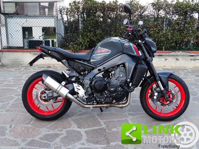 YAMAHA MT-09 -