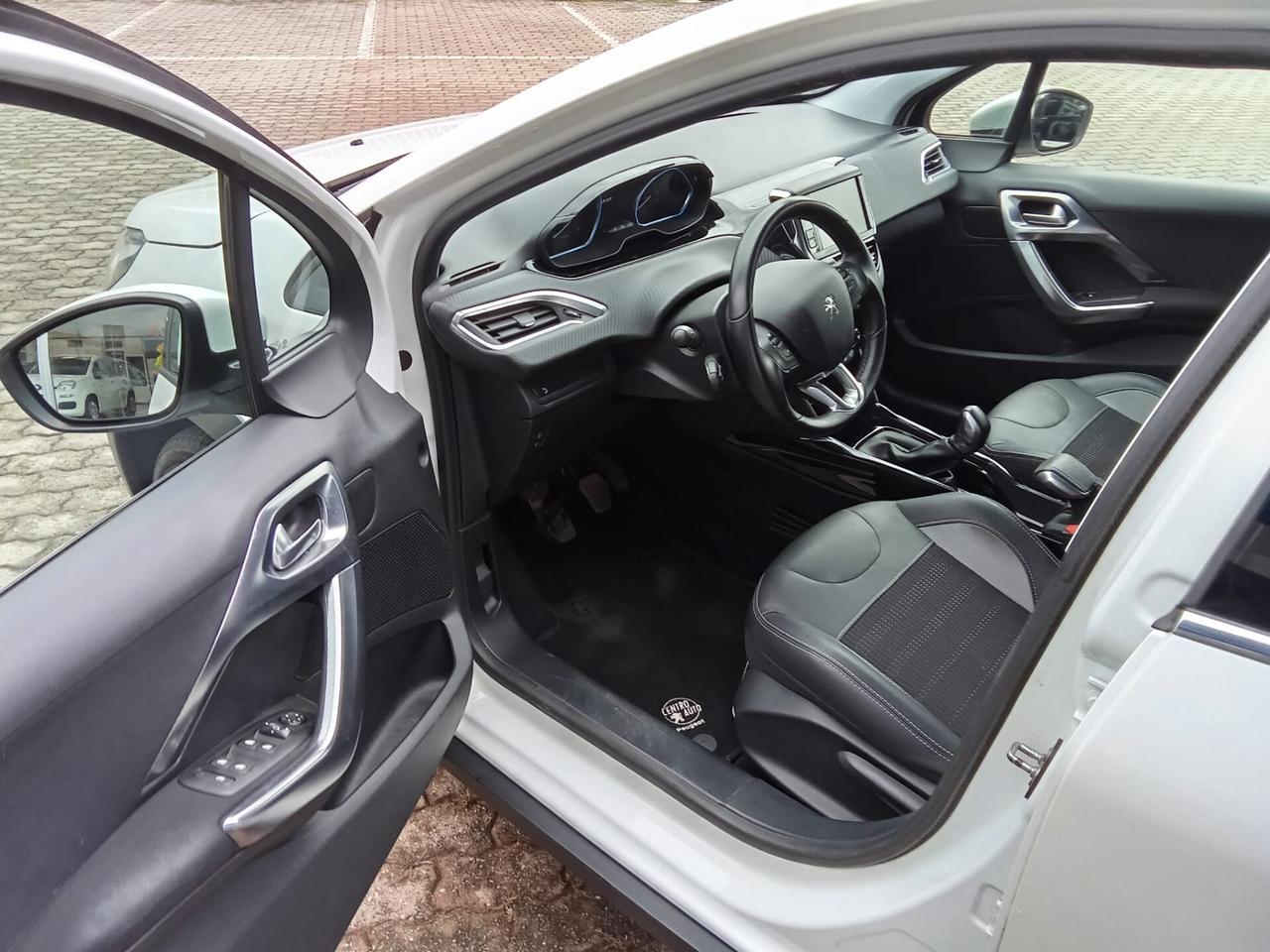 Peugeot 2008 BlueHDi 100 S&S Allure