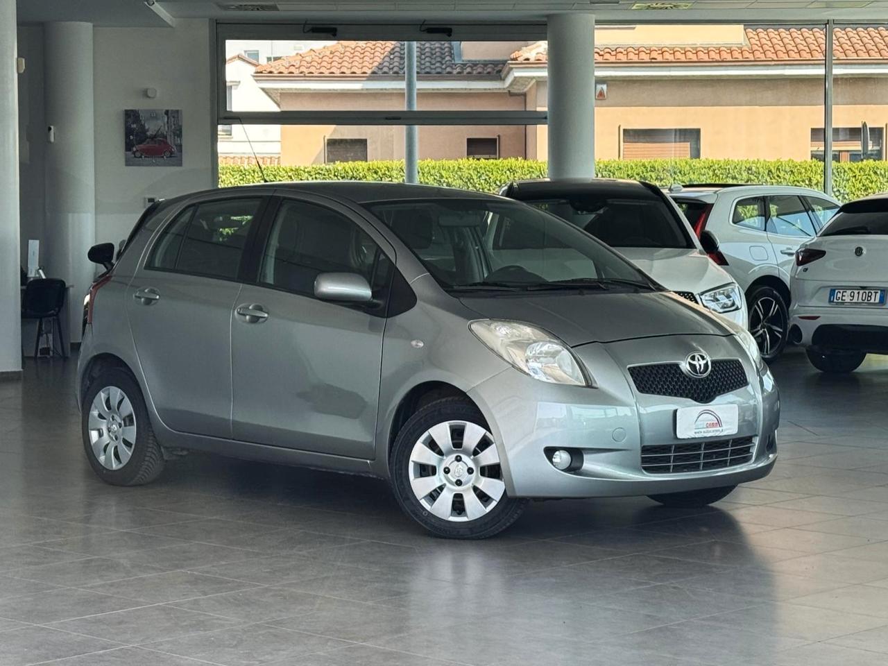 Toyota Yaris 5p 1.3 87cv Automatica Neopatentati