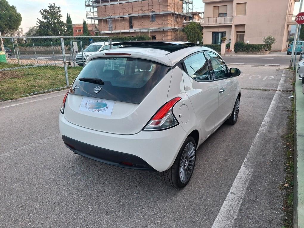 Lancia Ypsilon 1.2 Platinum TETTO-PELLE-CERCHIO 16