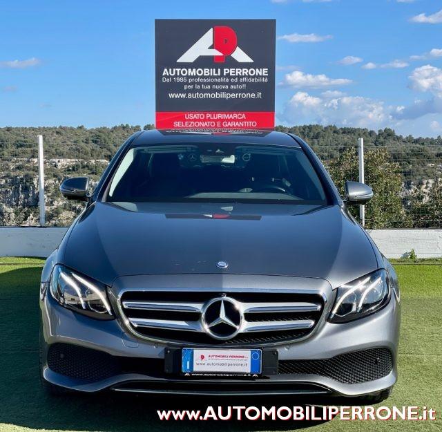 MERCEDES-BENZ E 220 d Sport (Virtual/Navi/Retro/LED)