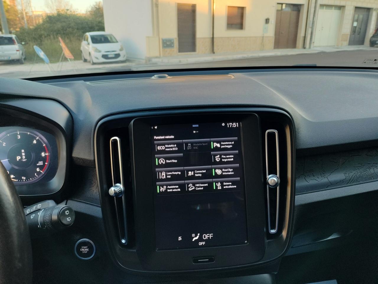 Volvo XC40 D3 AWD Geartronic Momentum