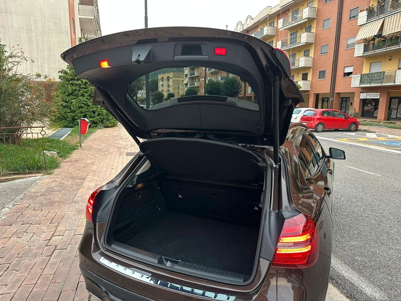Mercedes-benz GLA 200 d Automatic Premium