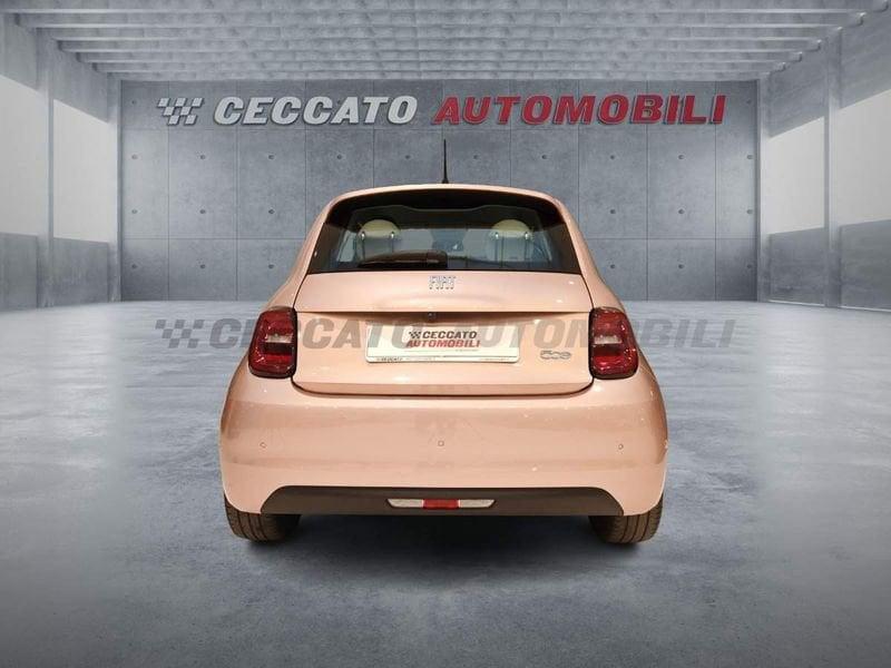 FIAT 500 500e 3+1 42 kWh La Prima