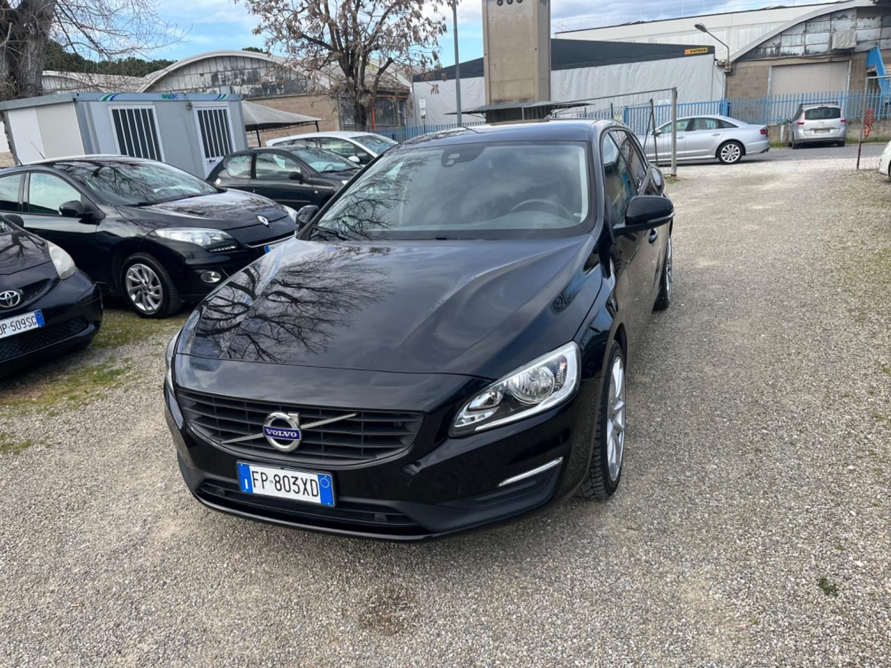 Volvo V60 D3 Geartronic R-design 2018 2.0 DIESEL 108.000 KM