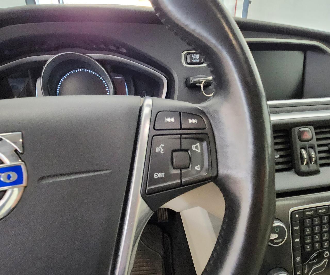 Volvo V40 D4 Geartronic R-design Kinetic