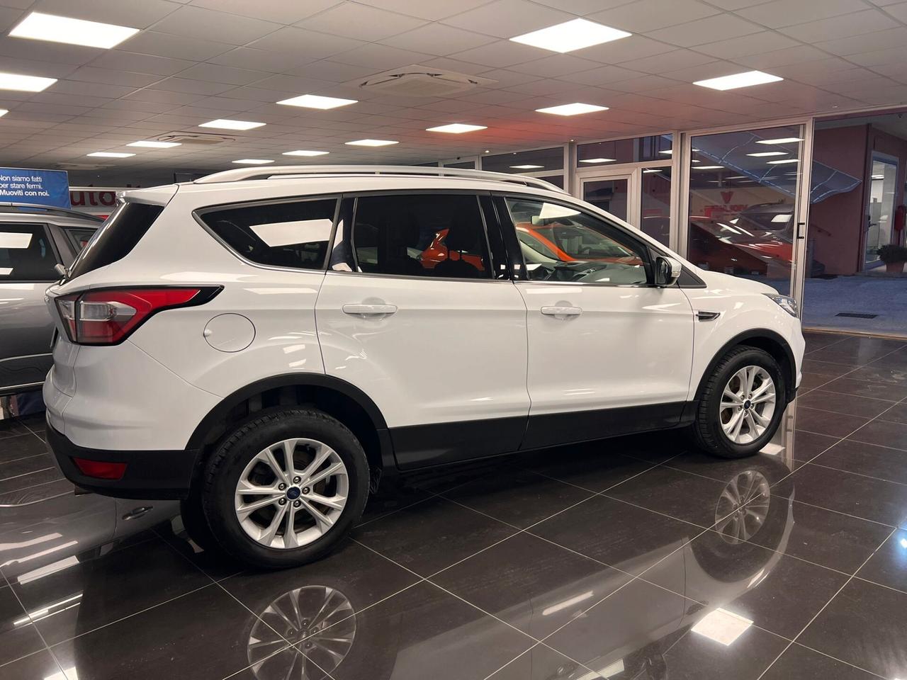 Ford Kuga 1.5 TDCI 120 CV S&S 2WD Powershift Titanium