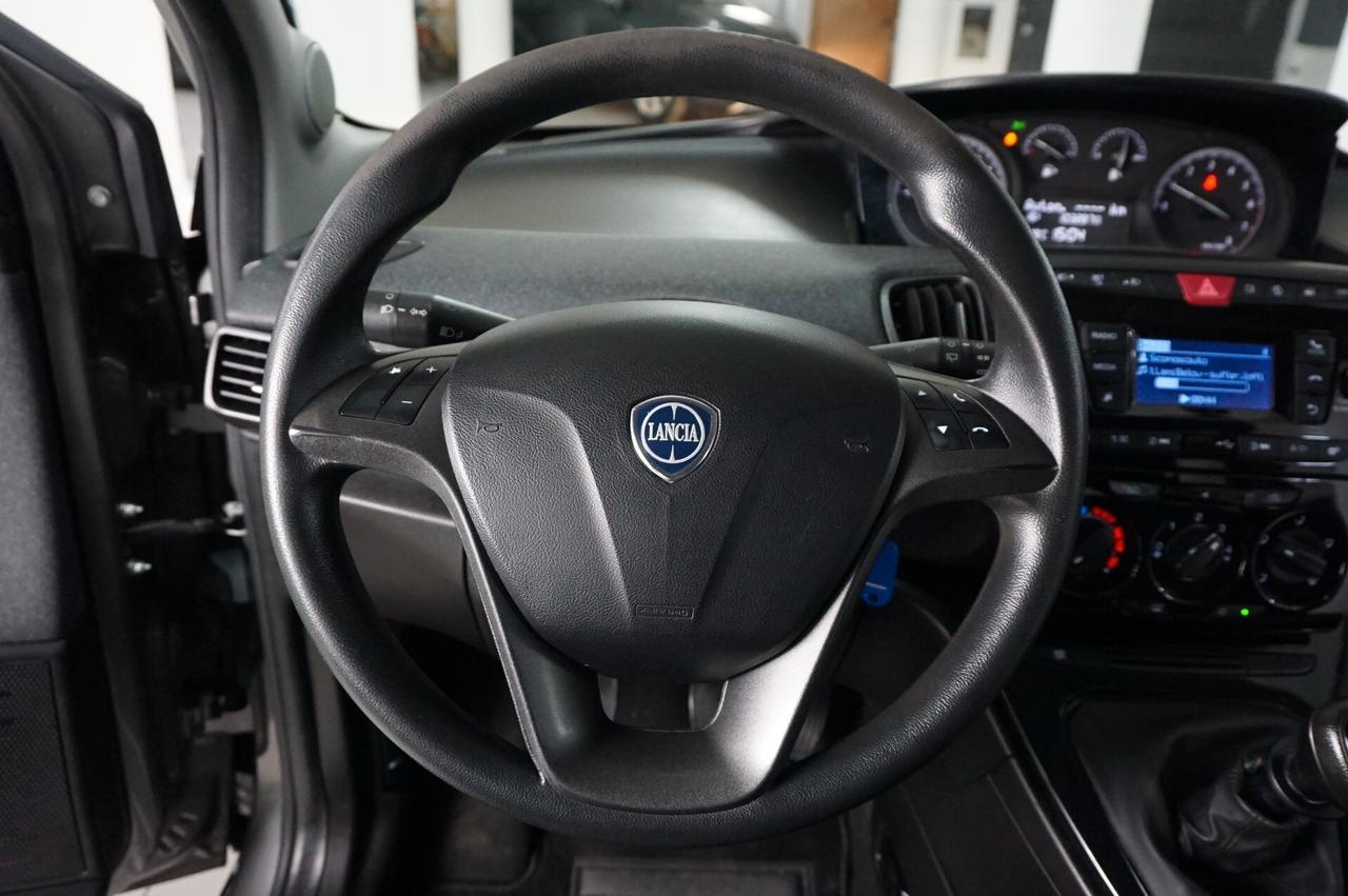 Lancia Ypsilon 1.0 FireFly 5 porte S&S Hybrid Ecochic Silver