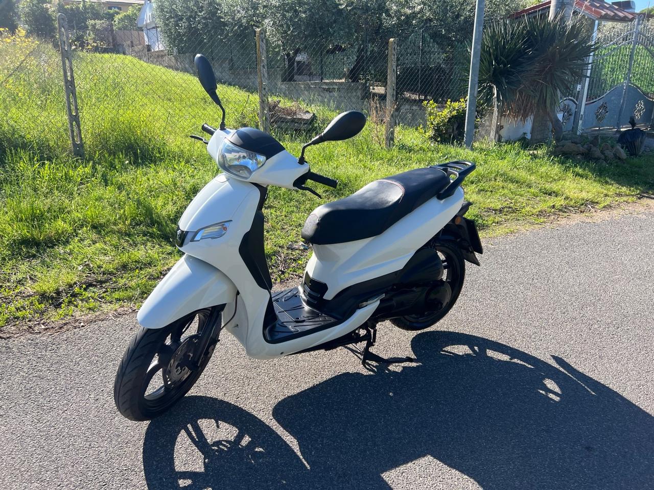 Peugeot Tweet 125