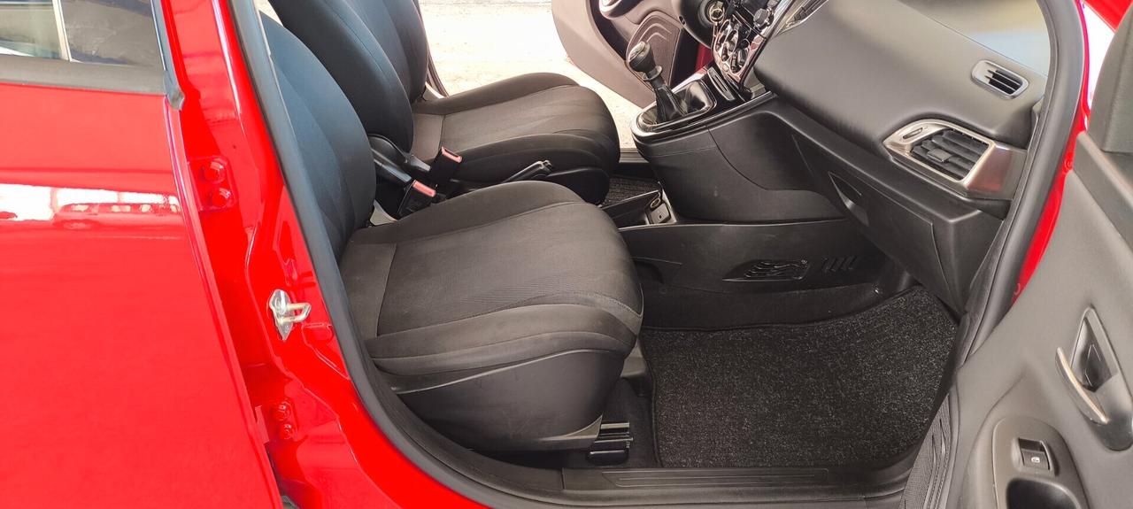 Lancia Ypsilon 1.2 69 CV 5 porte S&S Gold