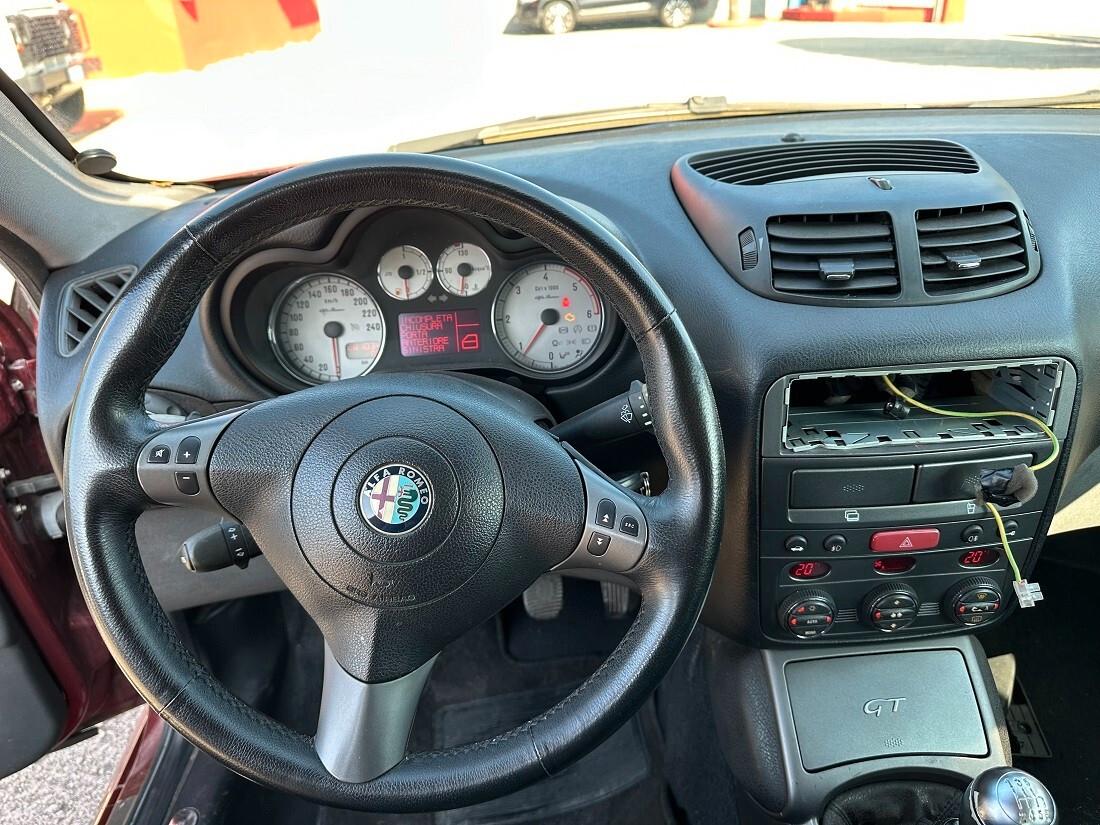 Alfa Romeo GT 1.9 JTDM 16V Distinctive