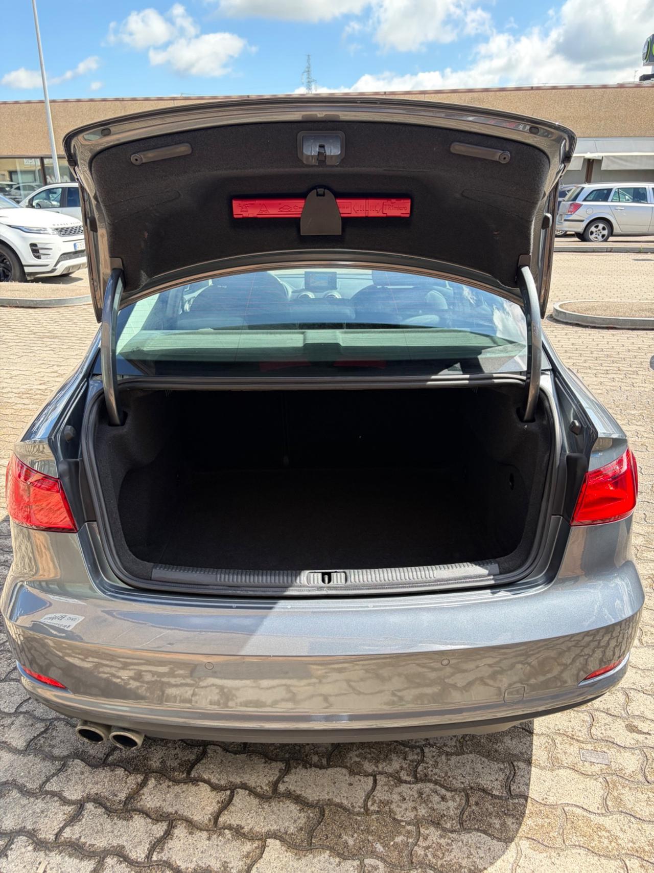Audi A3 Sedan 2.0 TDI clean diesel Ambition