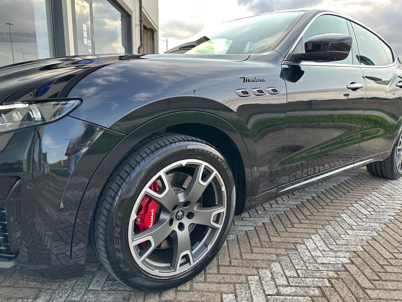 Maserati Levante V6 350 CV AWD Modena