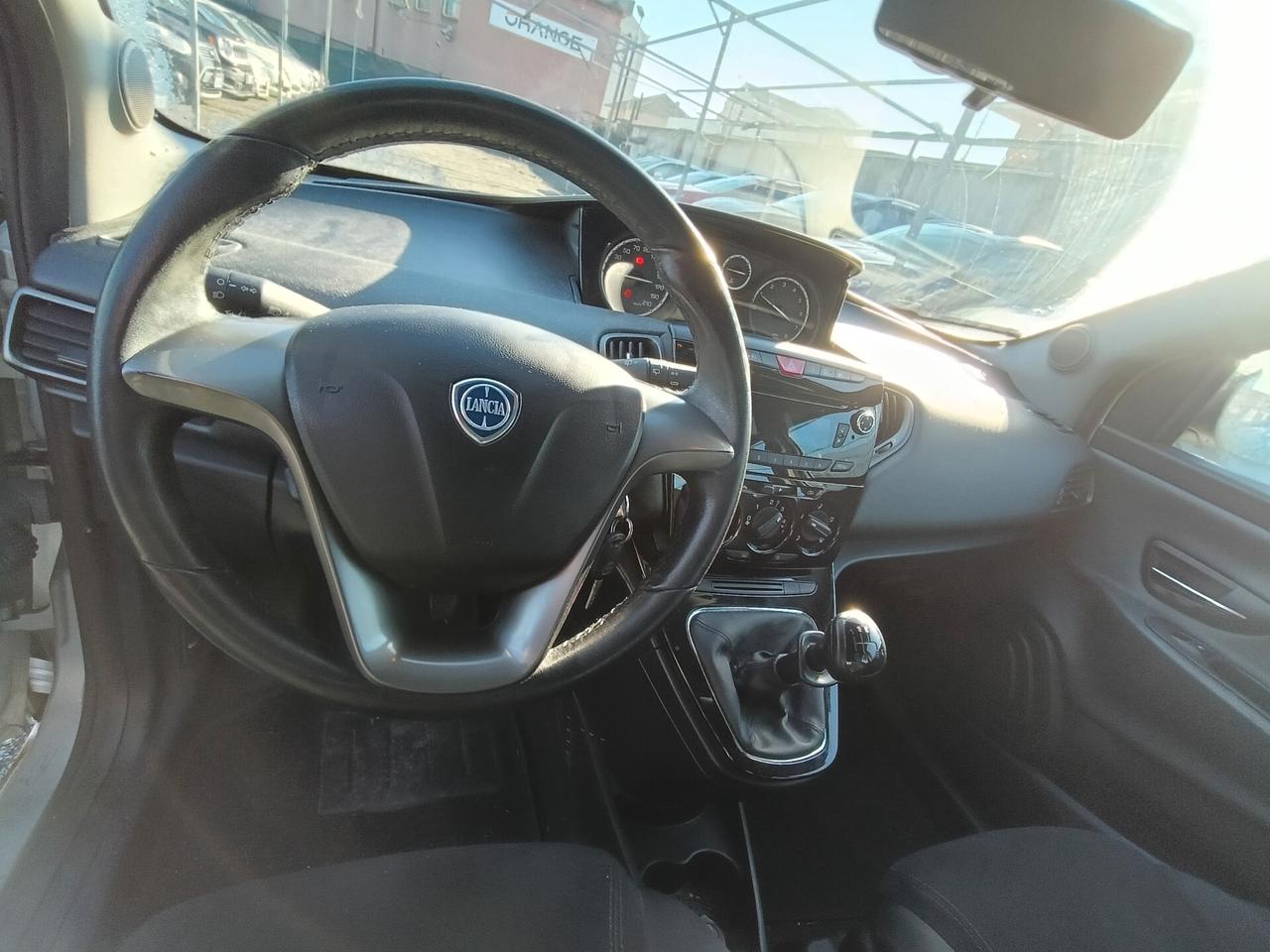 Lancia Ypsilon 1.2 69 CV 5 porte S&S Platinum