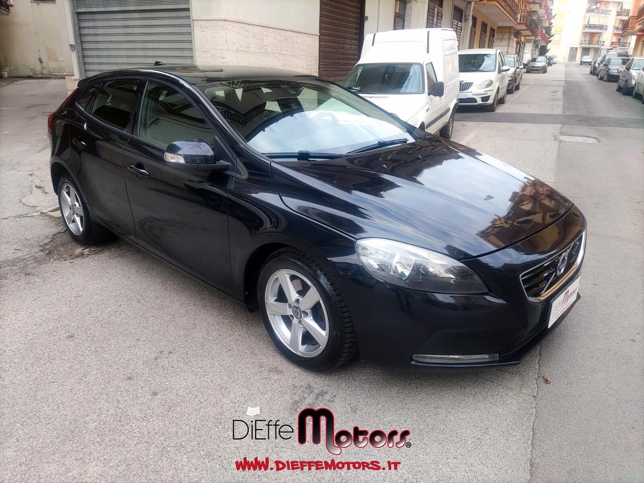 Volvo V40 D2 1.6 Powershift Kinetic