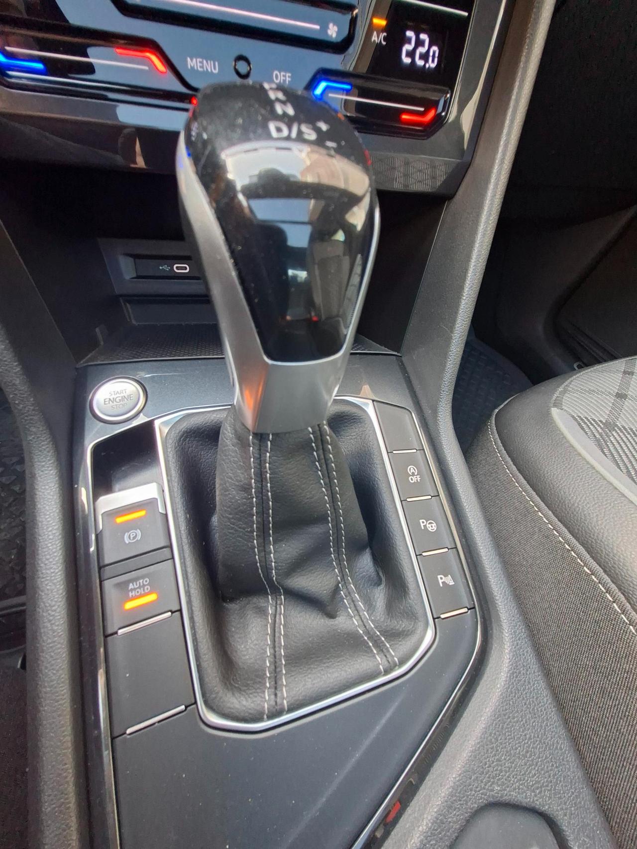 Volkswagen Tiguan 2.0 tdi R-Line 150cv dsg