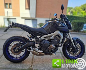 YAMAHA MT-09 .