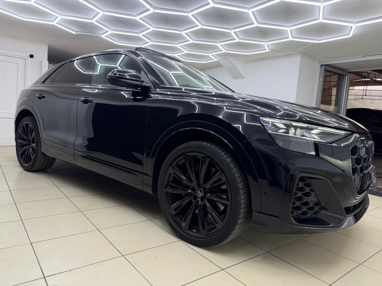 Audi Q8 SQ8 TFSI ITA UFF MATRIX TETTO 4 RUOTE STERZANTI
