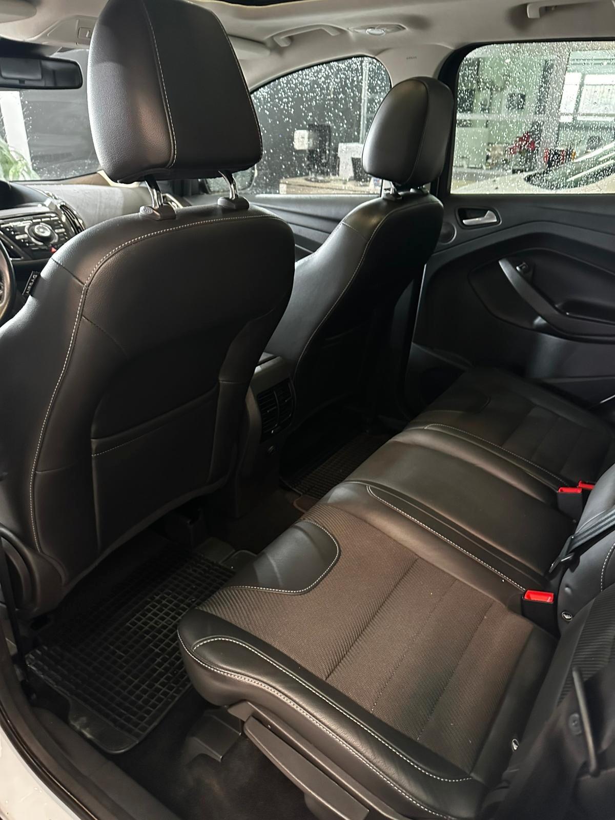 Ford Kuga 2.0 TDCI 150 CV S&S 4WD Titanium