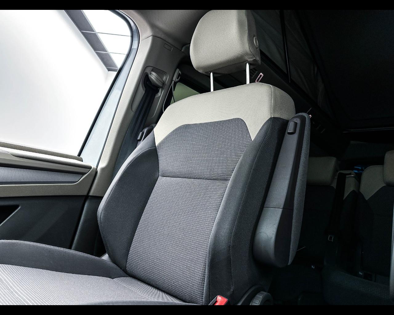 VOLKSWAGEN California 7ª '24-> - California 2.0 TDI 150 CV DSG Beach Tour