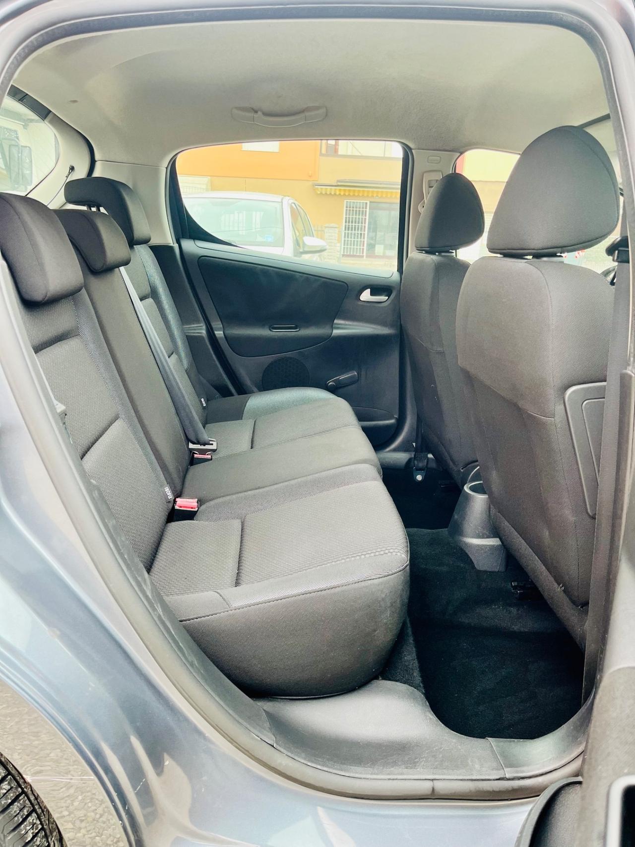 Peugeot 207 1.4 HDi 70CV 5p. Allure