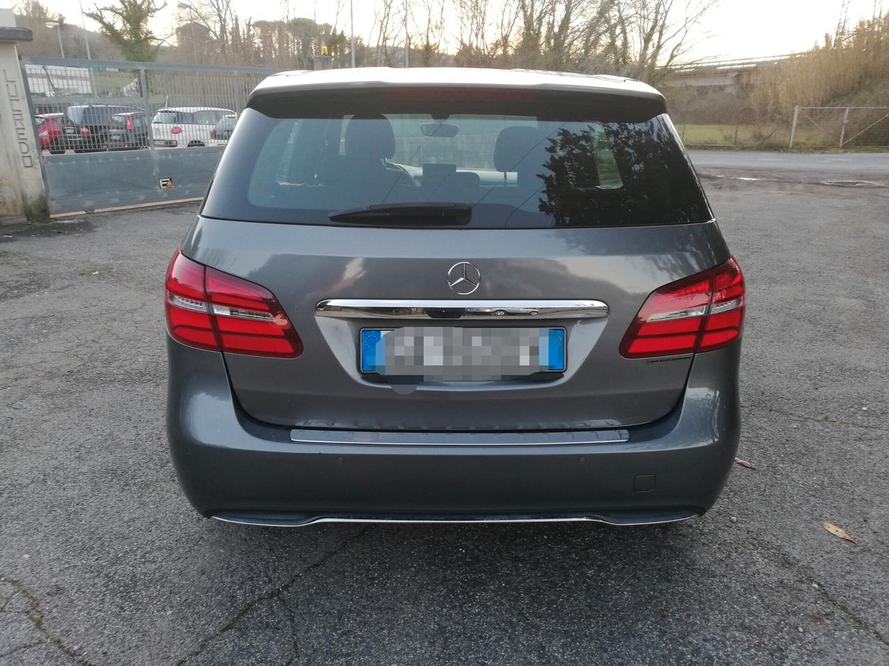 Mercedes-benz B 180 B 180 d Automatic Premium