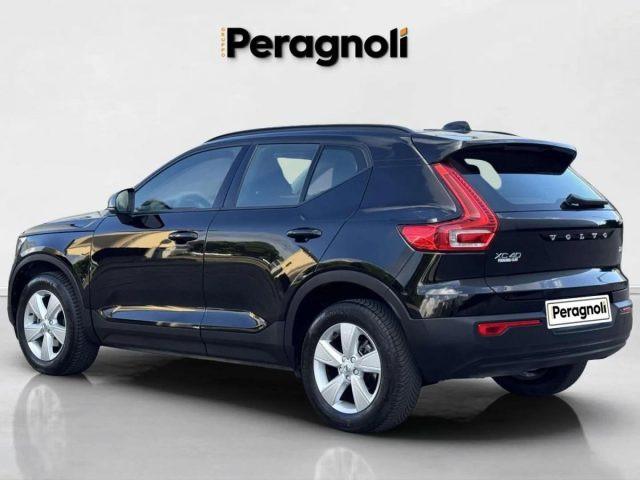 VOLVO XC40 T3 MOMENTUM AUTOMATICA