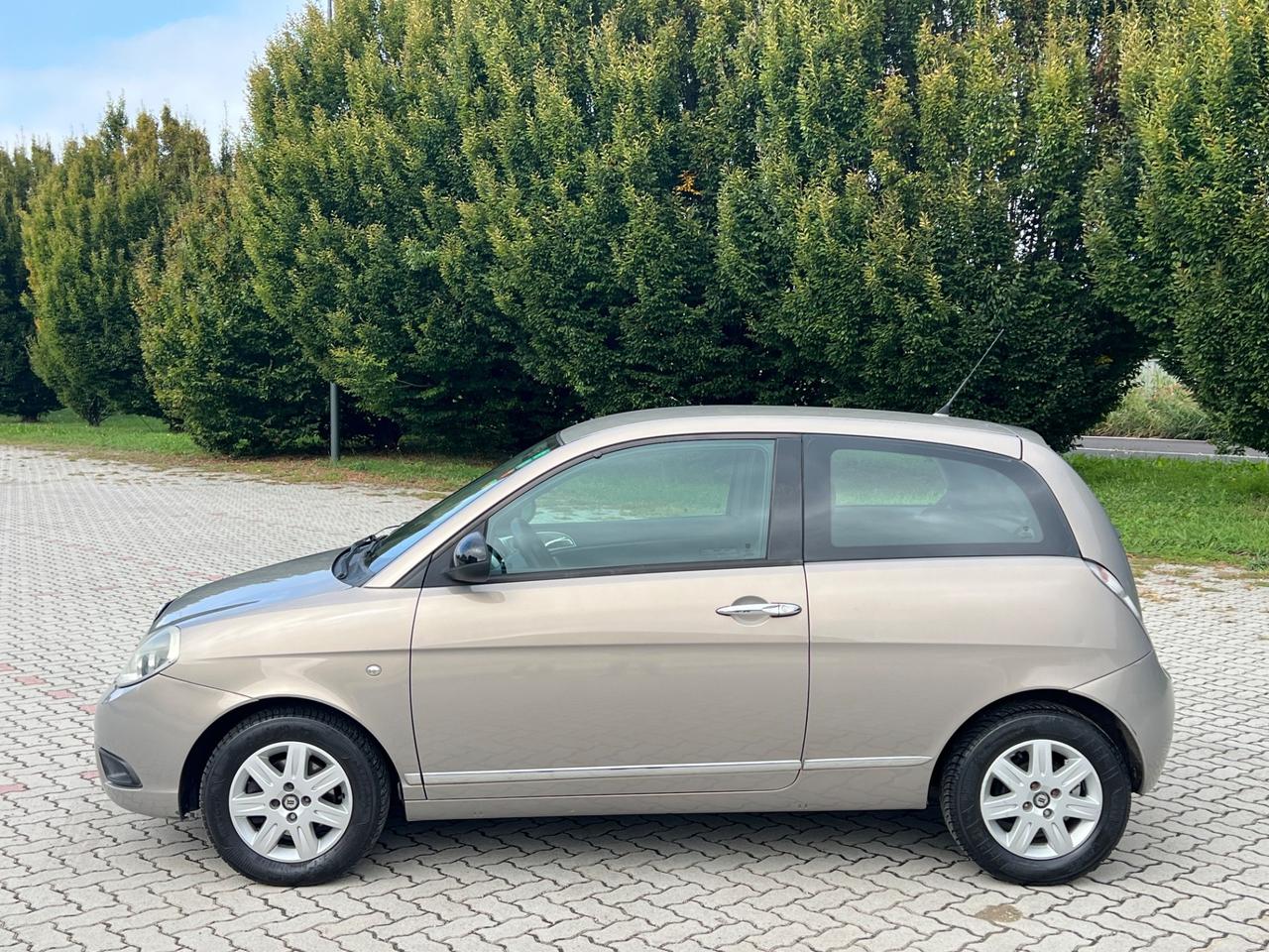 Lancia Ypsilon 1.3 MJT 75 CV Platinum