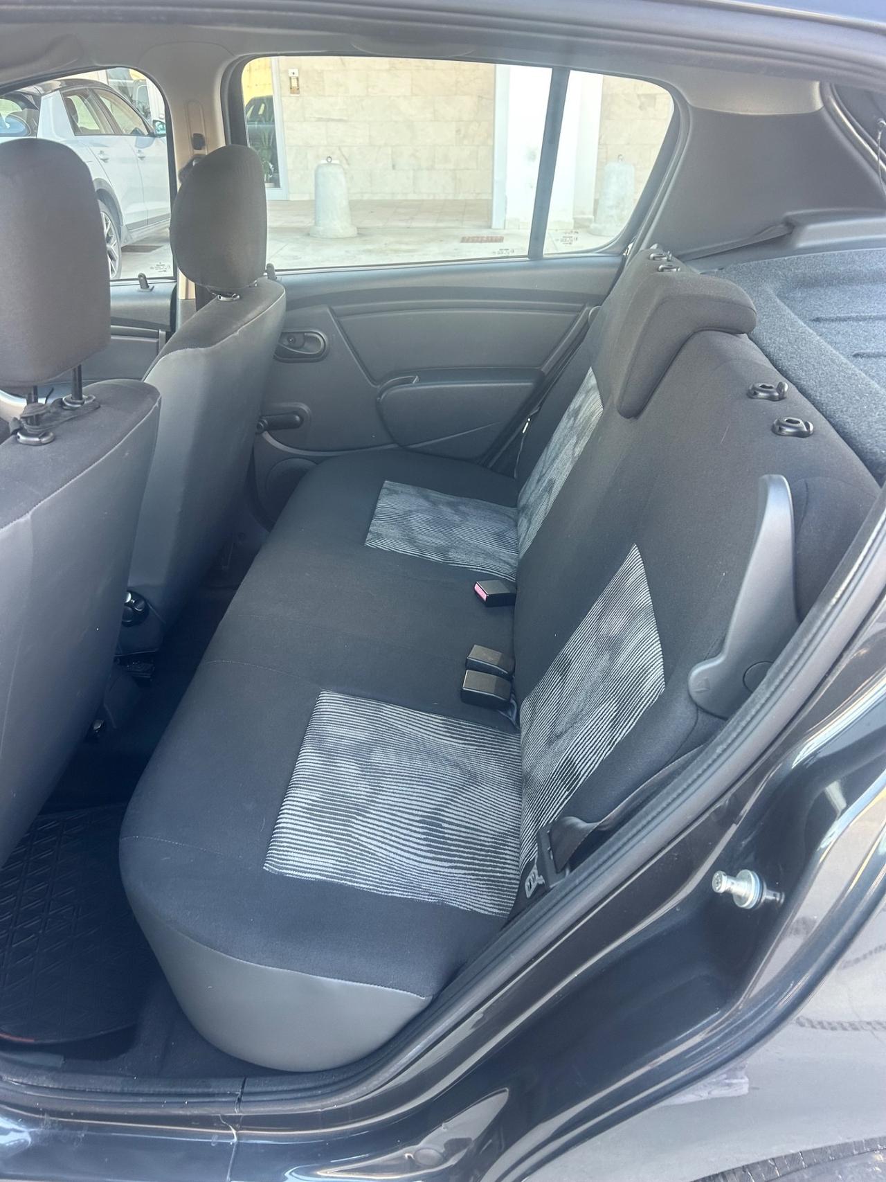 Dacia Sandero 1.2 16V Blackline