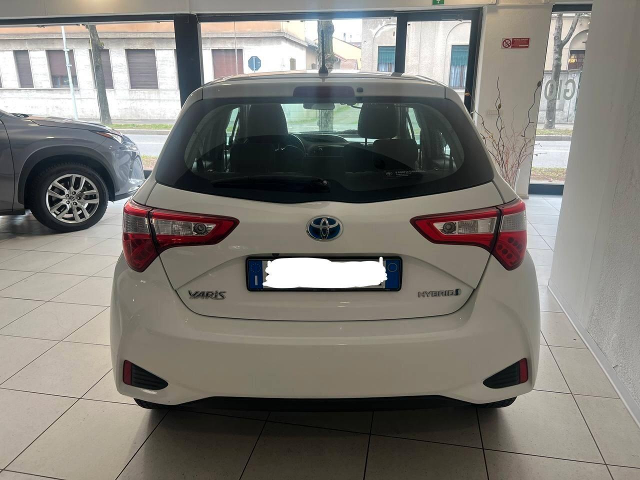 Toyota Yaris 1.5 Hybrid 72cv Business - 2019